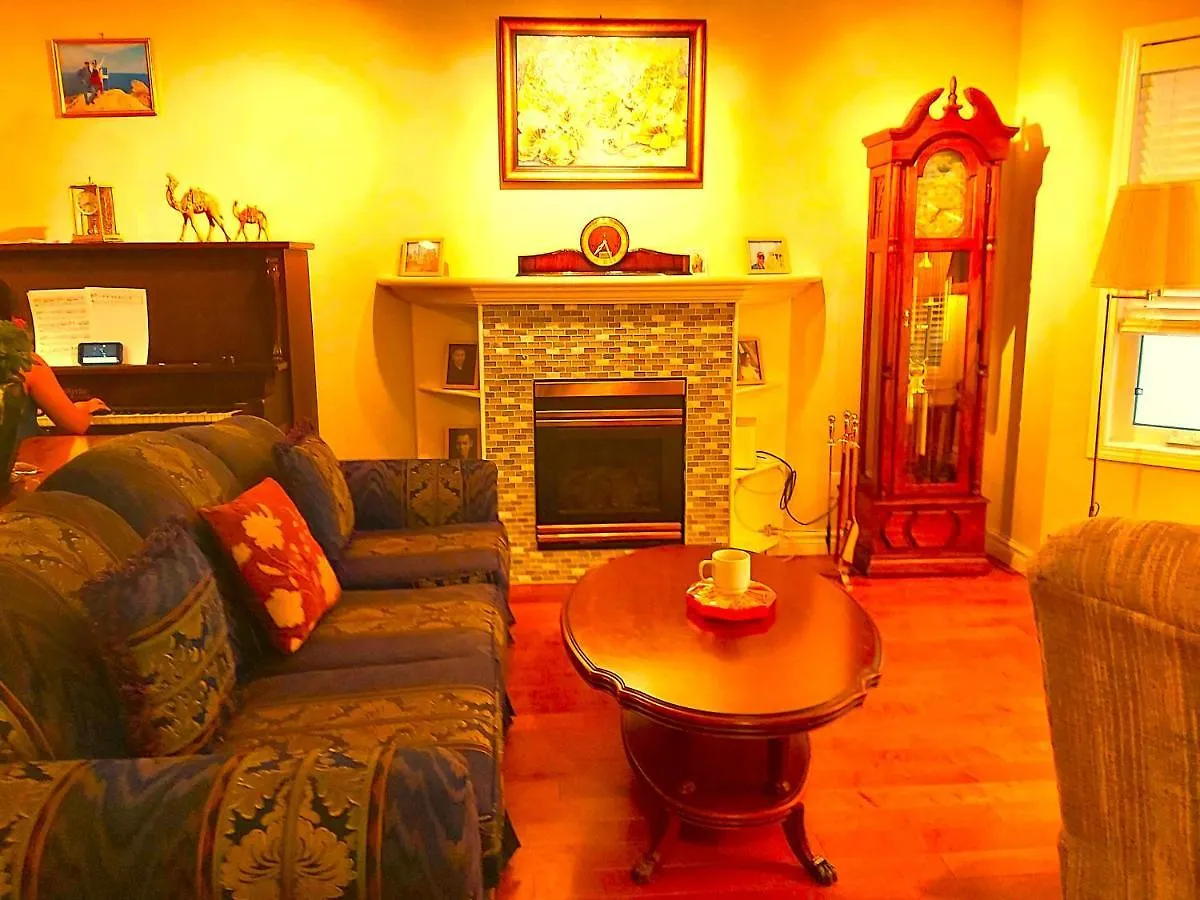 Lovely Comfy Home Private Bath In Central Calgary 0*,