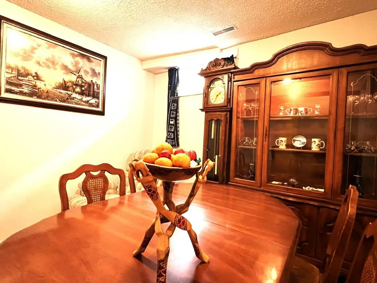 Homestay Lovely Comfy Home Private Bath In Central Calgary