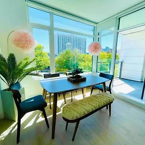 Lovely 2 Bedroom Downtown With Free Parking , Victoria Canada