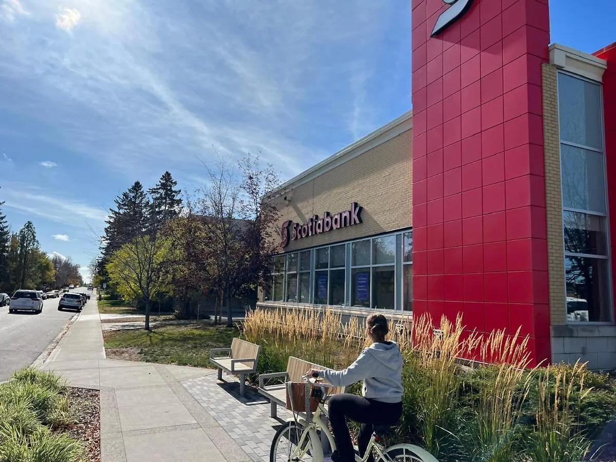 Lovely Comfy Home Private Bath In Central YYC